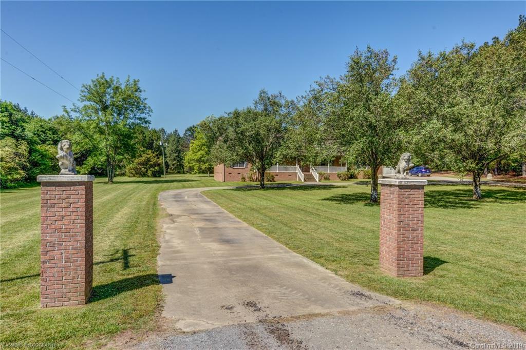 733 Mountain Lakes Road Chester, SC 29706 - Photo 5 of 48