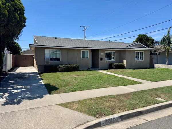 $4,100 | 1211 North Siesta Street, Anaheim, CA 92801