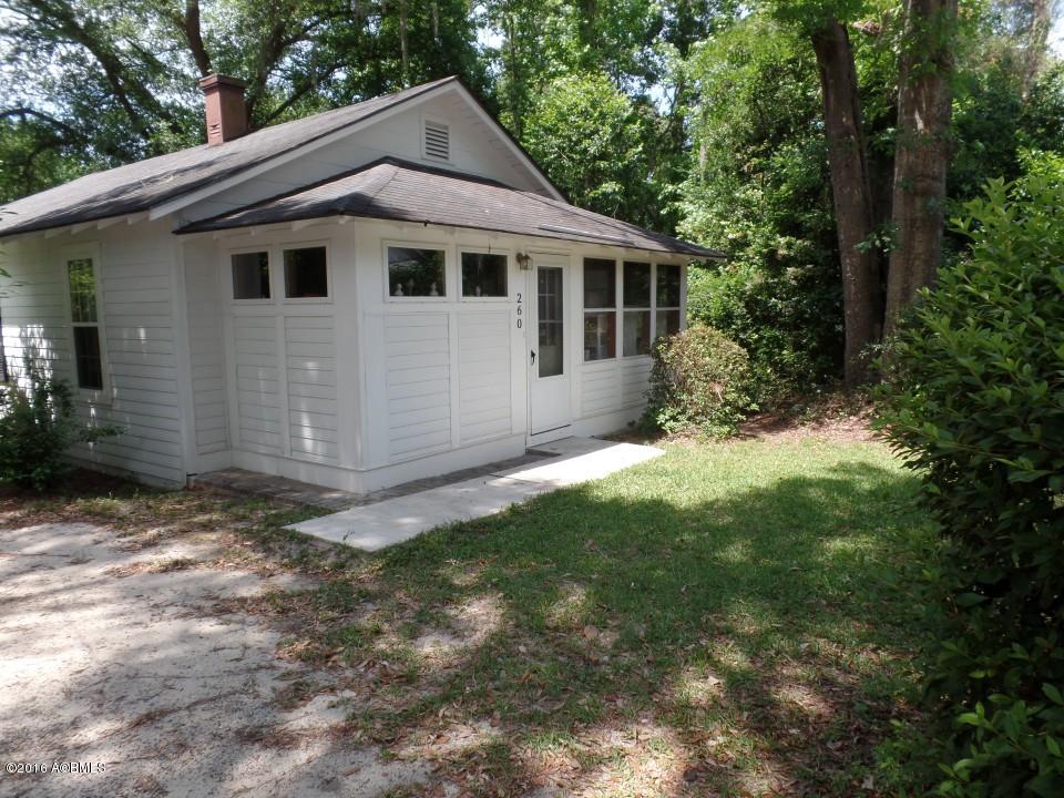 260 1st Ridgeland, SC 29936 - Photo 3 of 28 SAM_3297 (Custom)