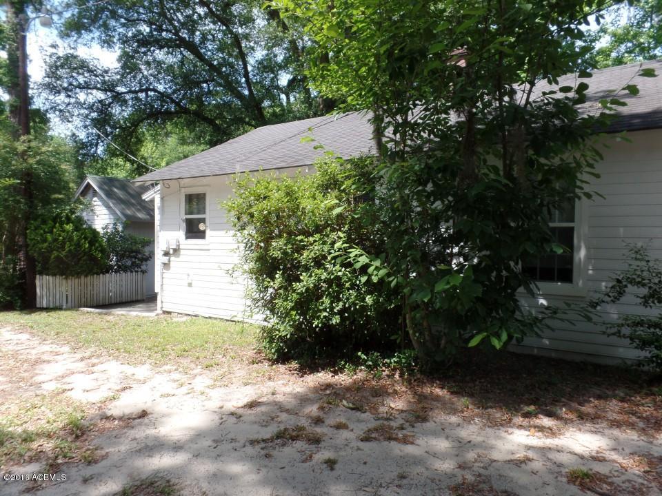 260 1st Ridgeland, SC 29936 - Photo 4 of 28 SAM_3298 (Custom)