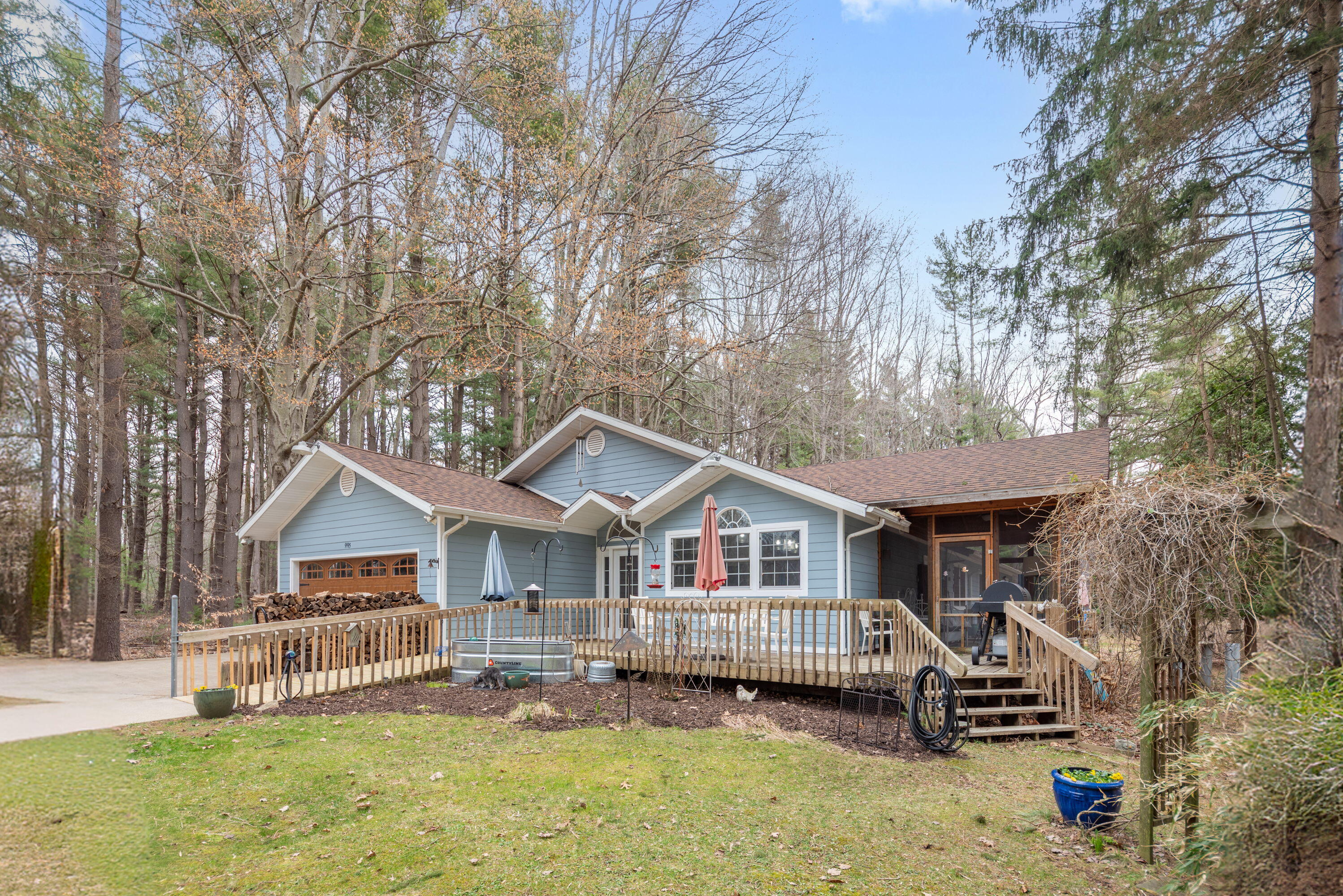 9995 Community Hall Road Union Pier, MI 49129 - Photo 2 of 42 28_DavidDDP_54942