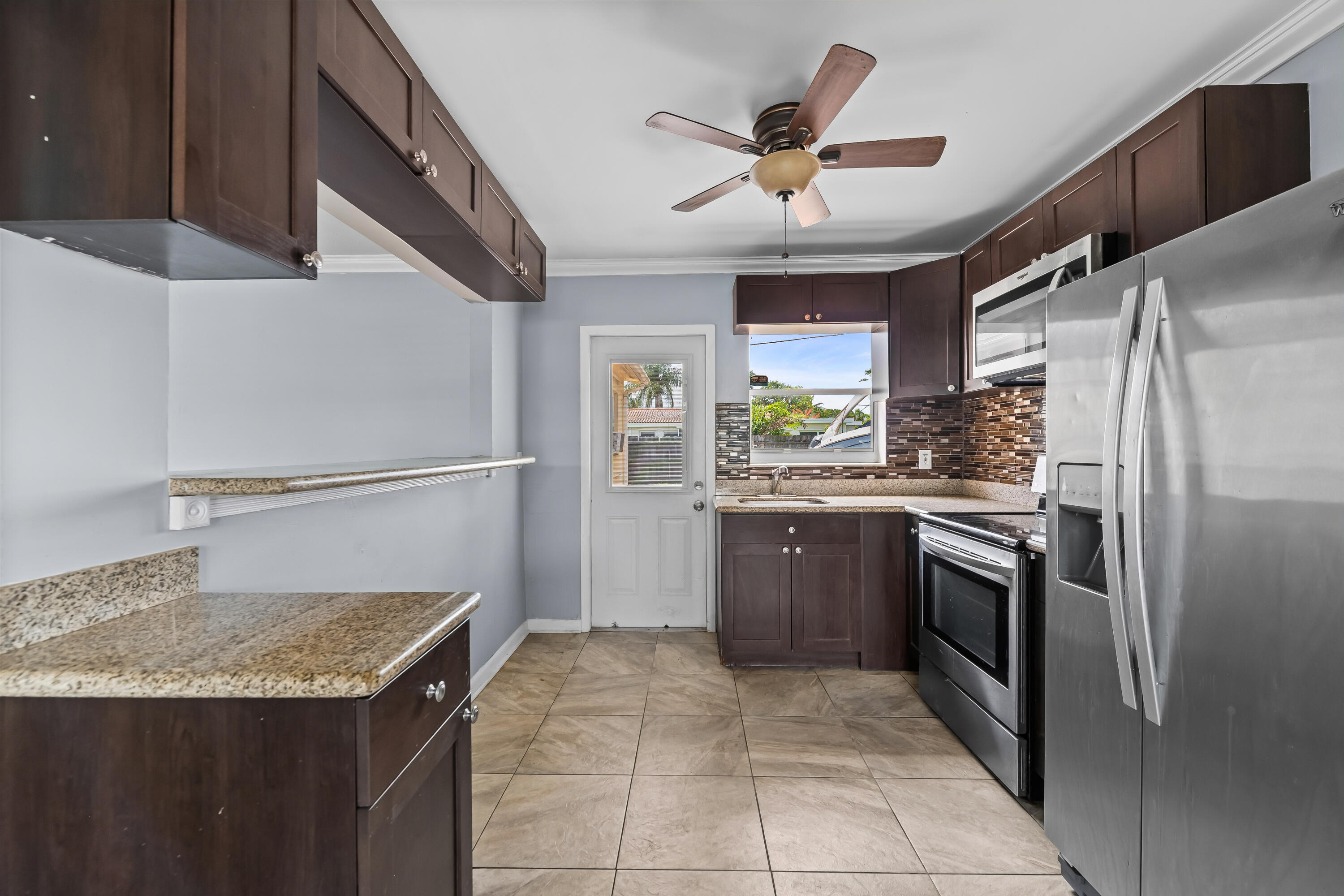 2199 Northeast 5th Avenue Boca Raton, FL 33431 - Photo 2 of 24 DSC_1578