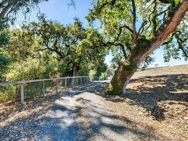 $2,900,000 | 5200 Petaluma Hill Road, Santa Rosa, CA 95404