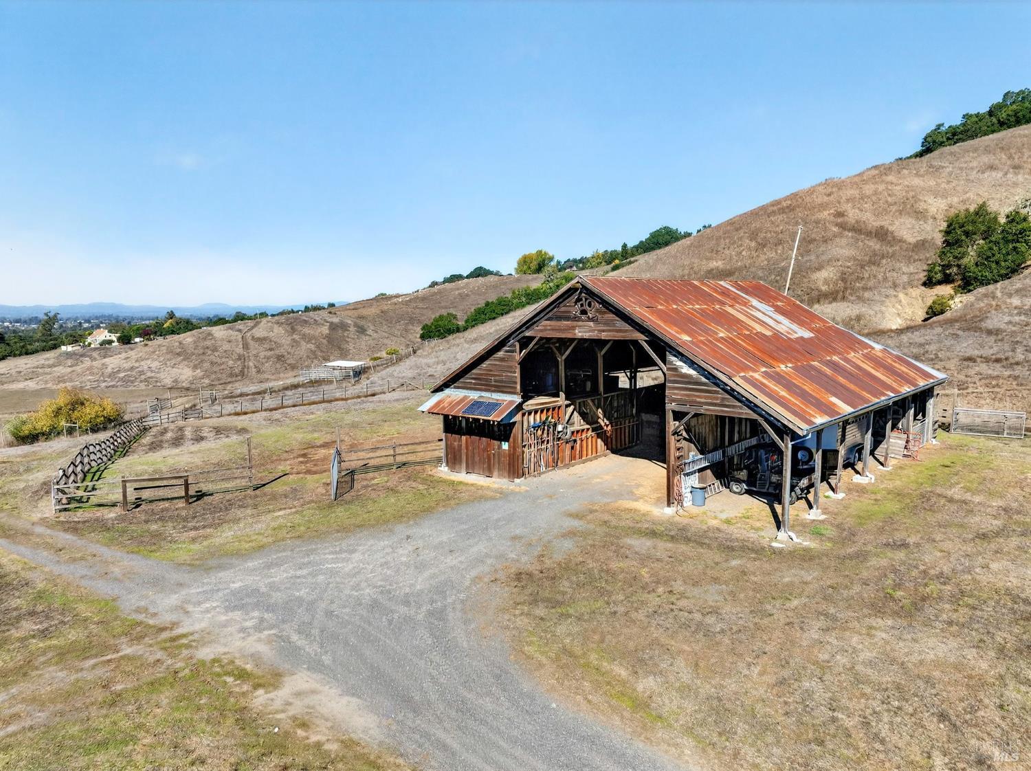 5200 Petaluma Hill Road Santa Rosa, CA 95404 - Photo 6 of 45 a house with a outdoor space