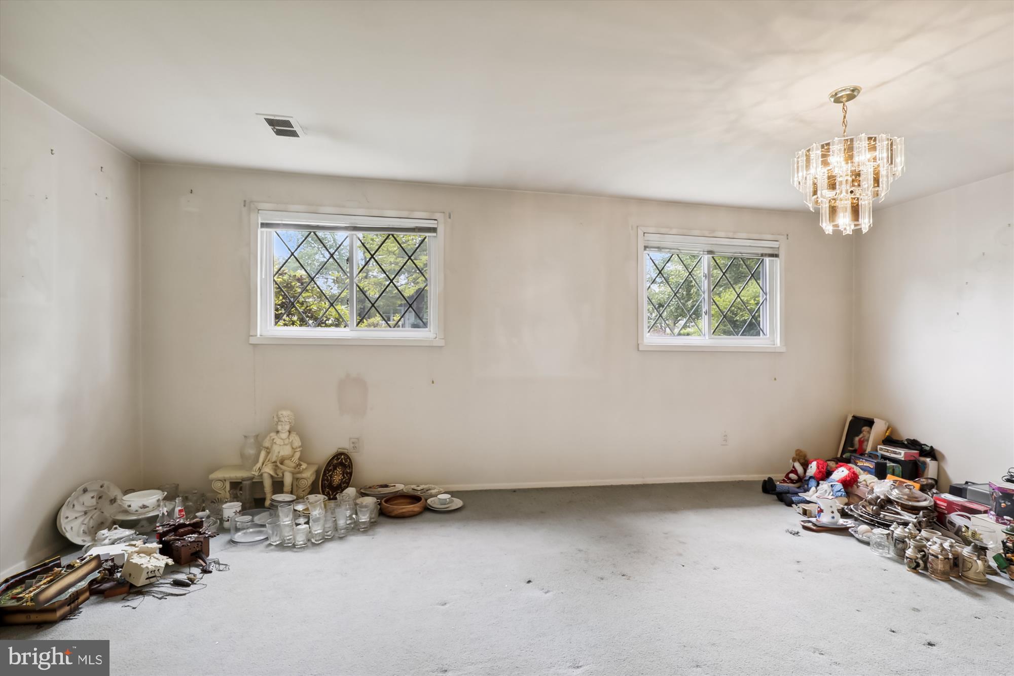 11818 Mentone Road Silver Spring, MD 20906 - Photo 16 of 25 Family room main level