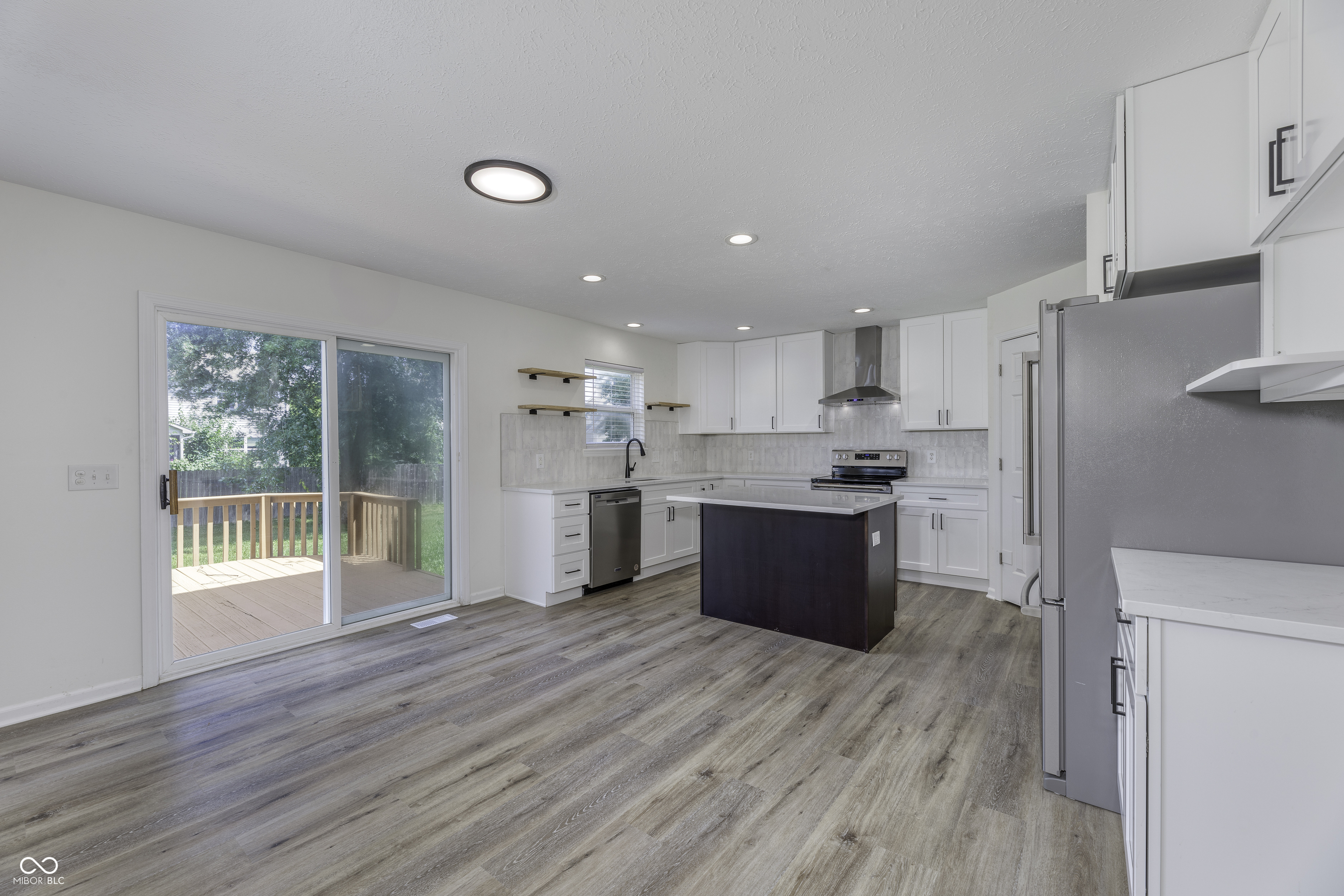 13029 Lamarque Place Fishers, IN 46038 - Photo 12 of 37