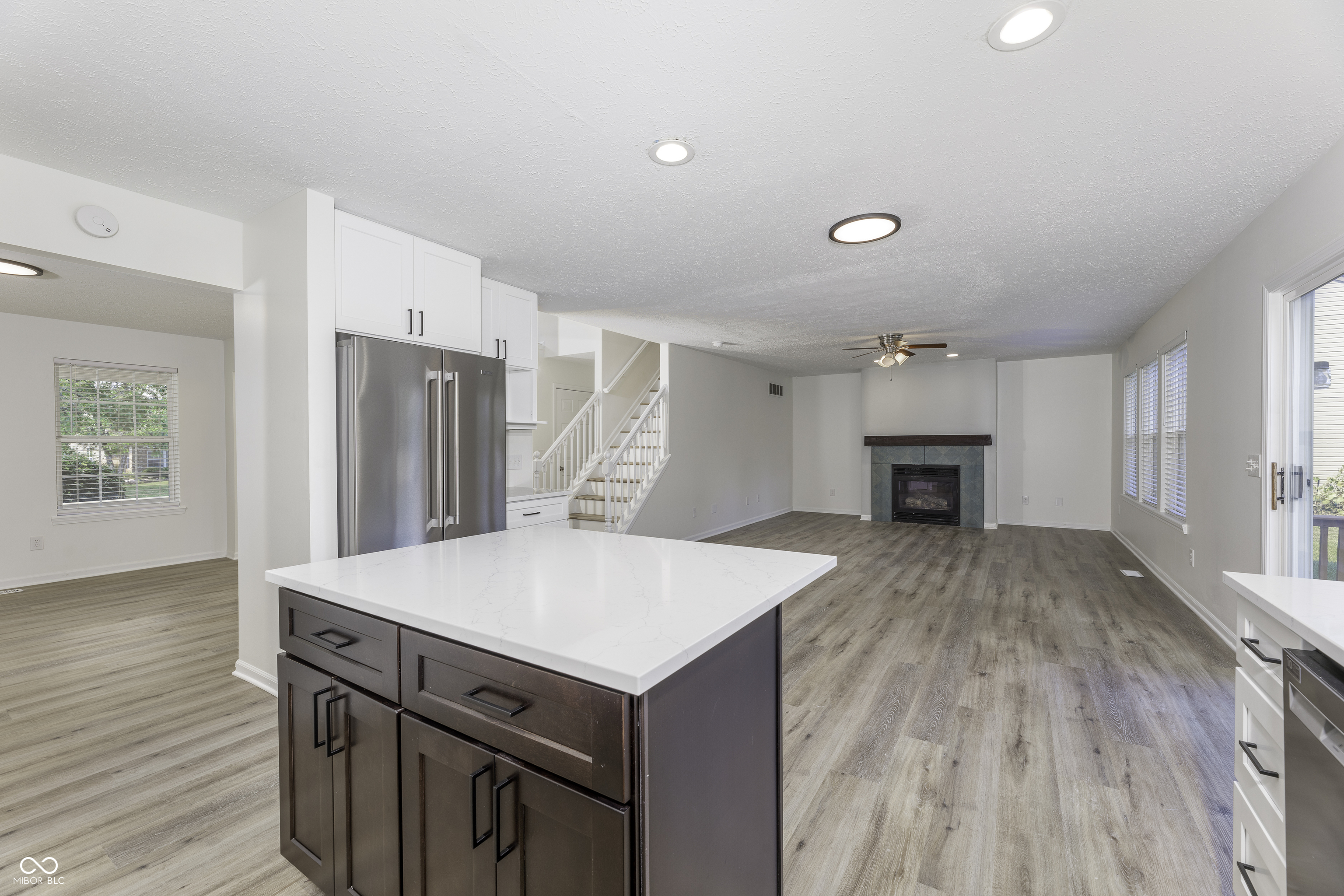 13029 Lamarque Place Fishers, IN 46038 - Photo 6 of 37