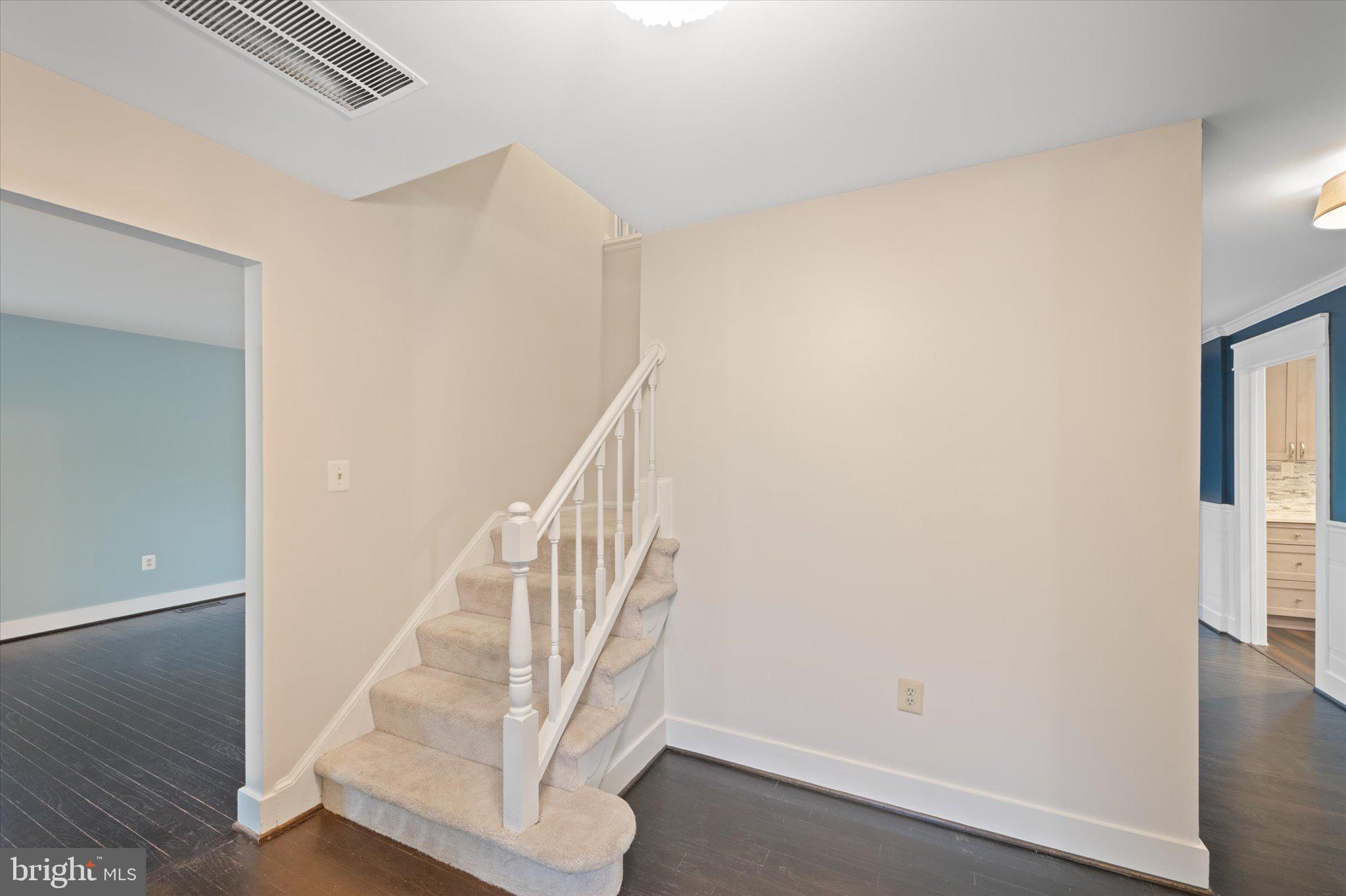 10803 Cross School Road Reston, VA 20191 - Photo 9 of 48