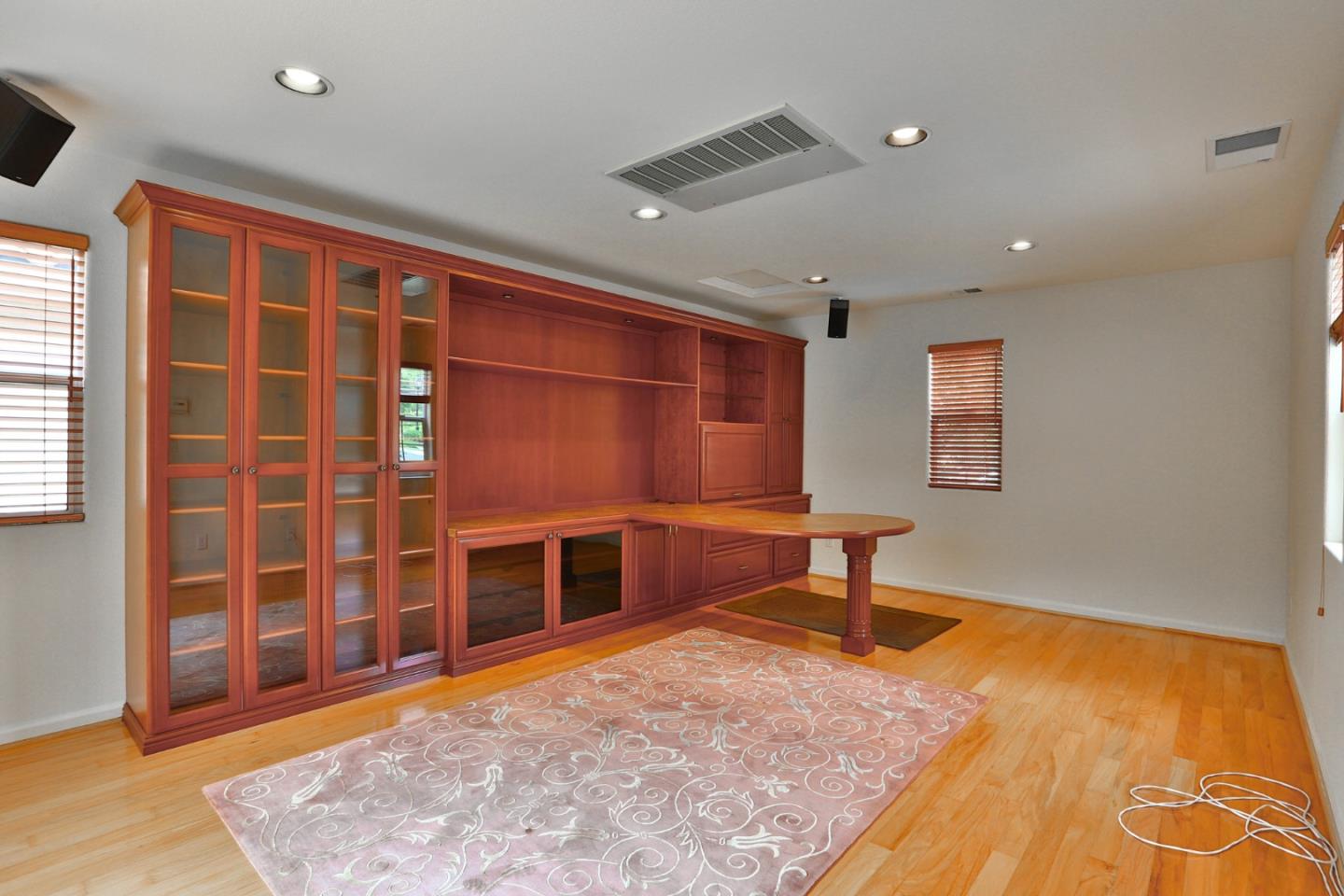 5806 Killarney Circle San Jose, CA 95138 - Photo 28 of 37 a room with windows