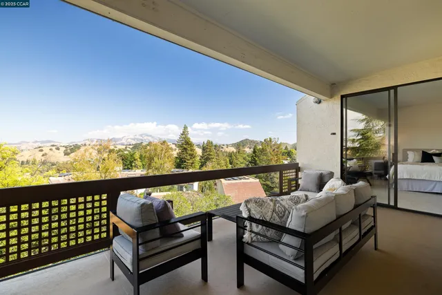 $975,000 | 3318 Ptarmigan Drive, Unit 1B, Walnut Creek, CA 94595