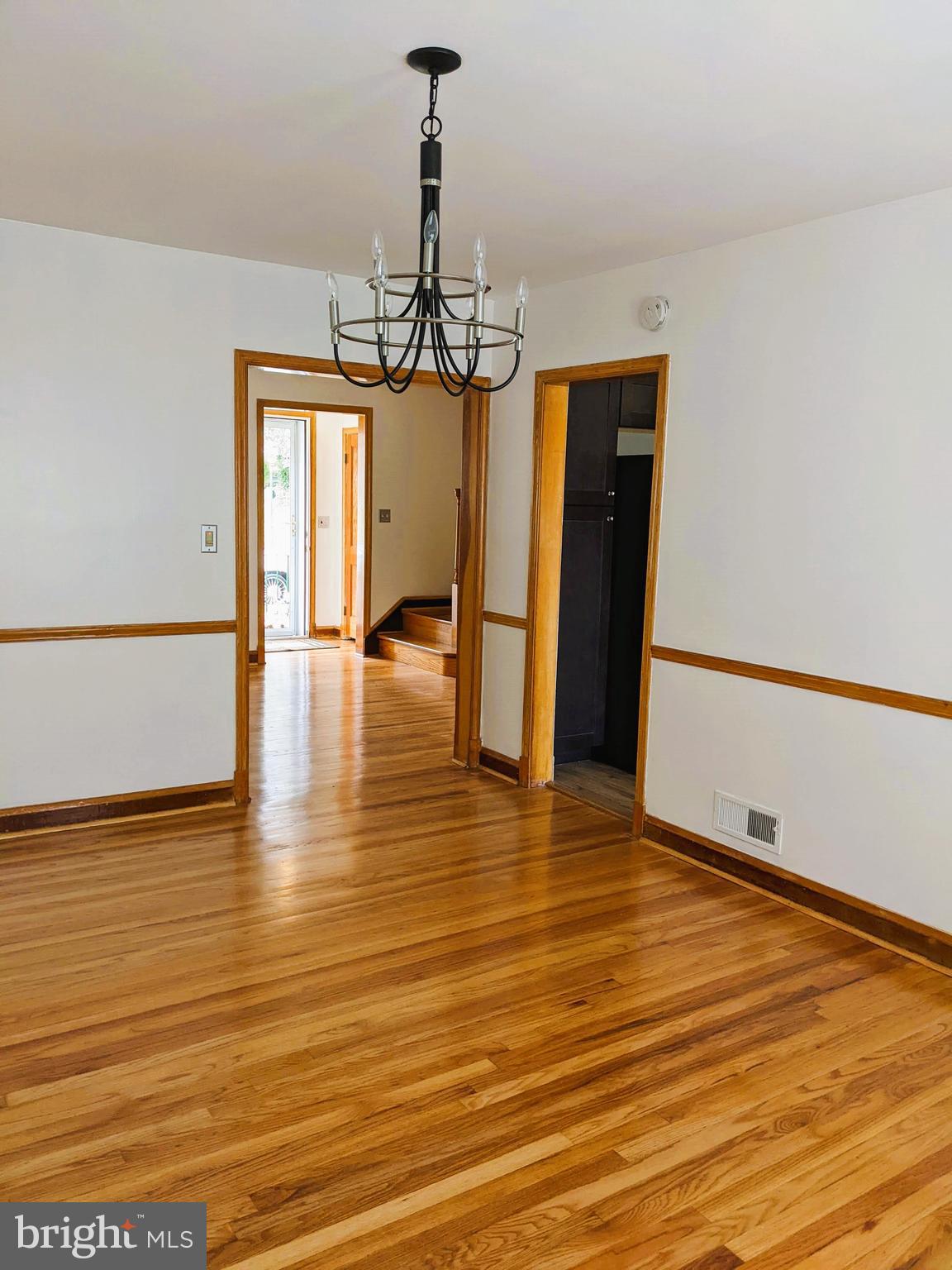 1537 Northbourne Road Baltimore, MD 21239 - Photo 5 of 25