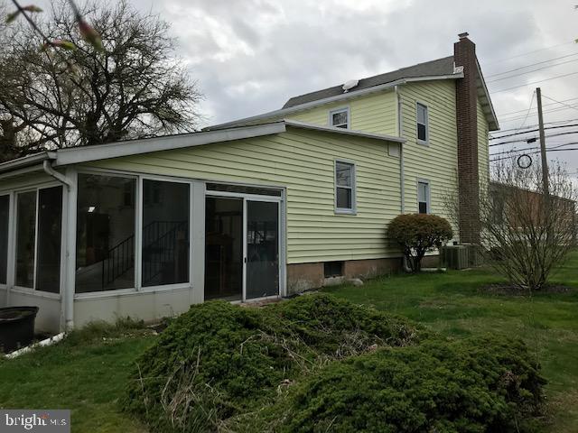 588 Clayton Road Williamstown, NJ 08094 - Photo 4 of 37 Left back side of house