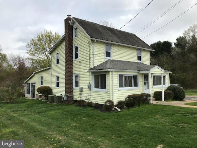 588 Clayton Road Williamstown, NJ 08094 - Photo 5 of 37 Left front of house