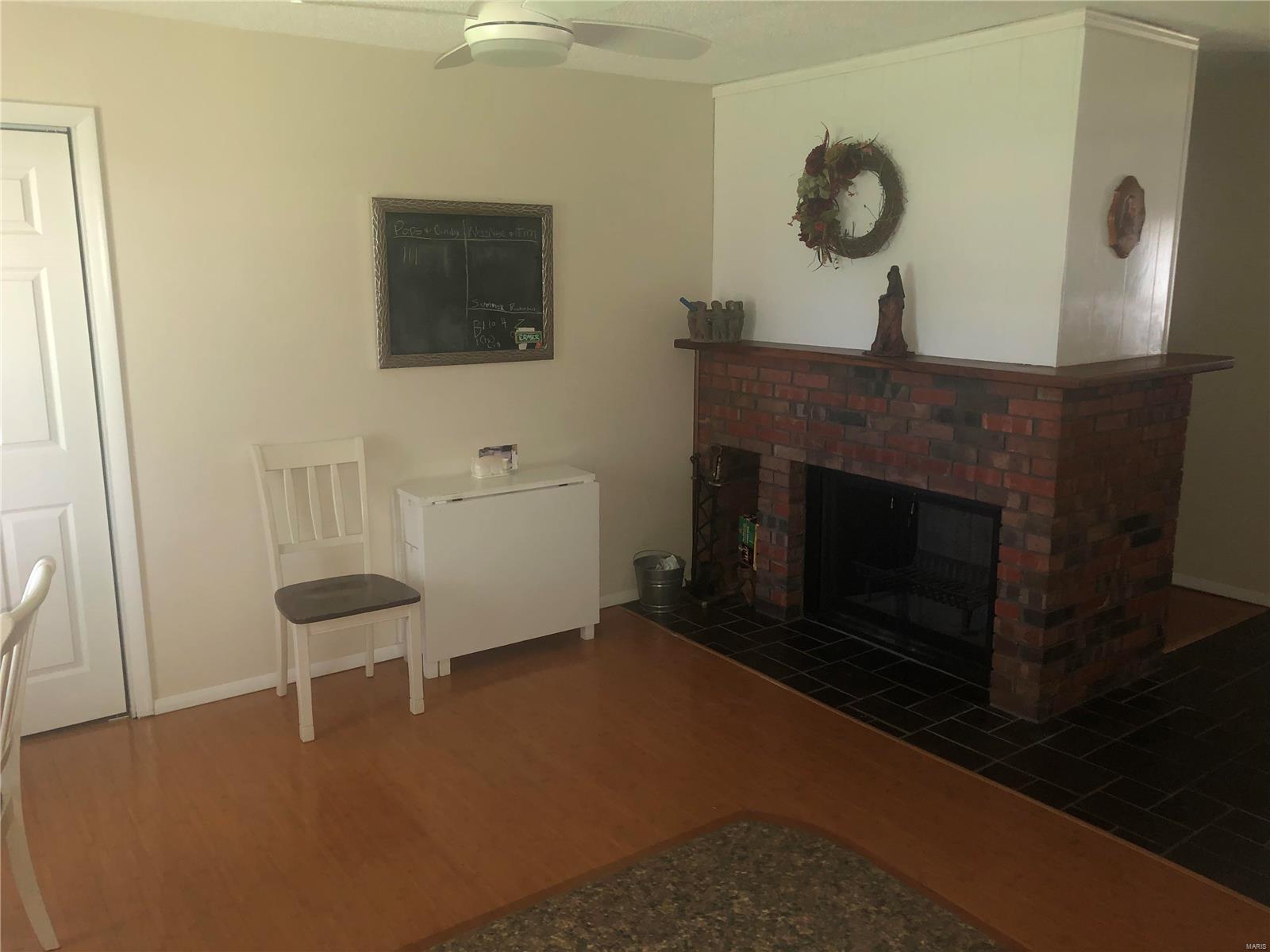 814 Kimball Road Hillsboro, IL 62049 - Photo 11 of 35 Gallery Image 11