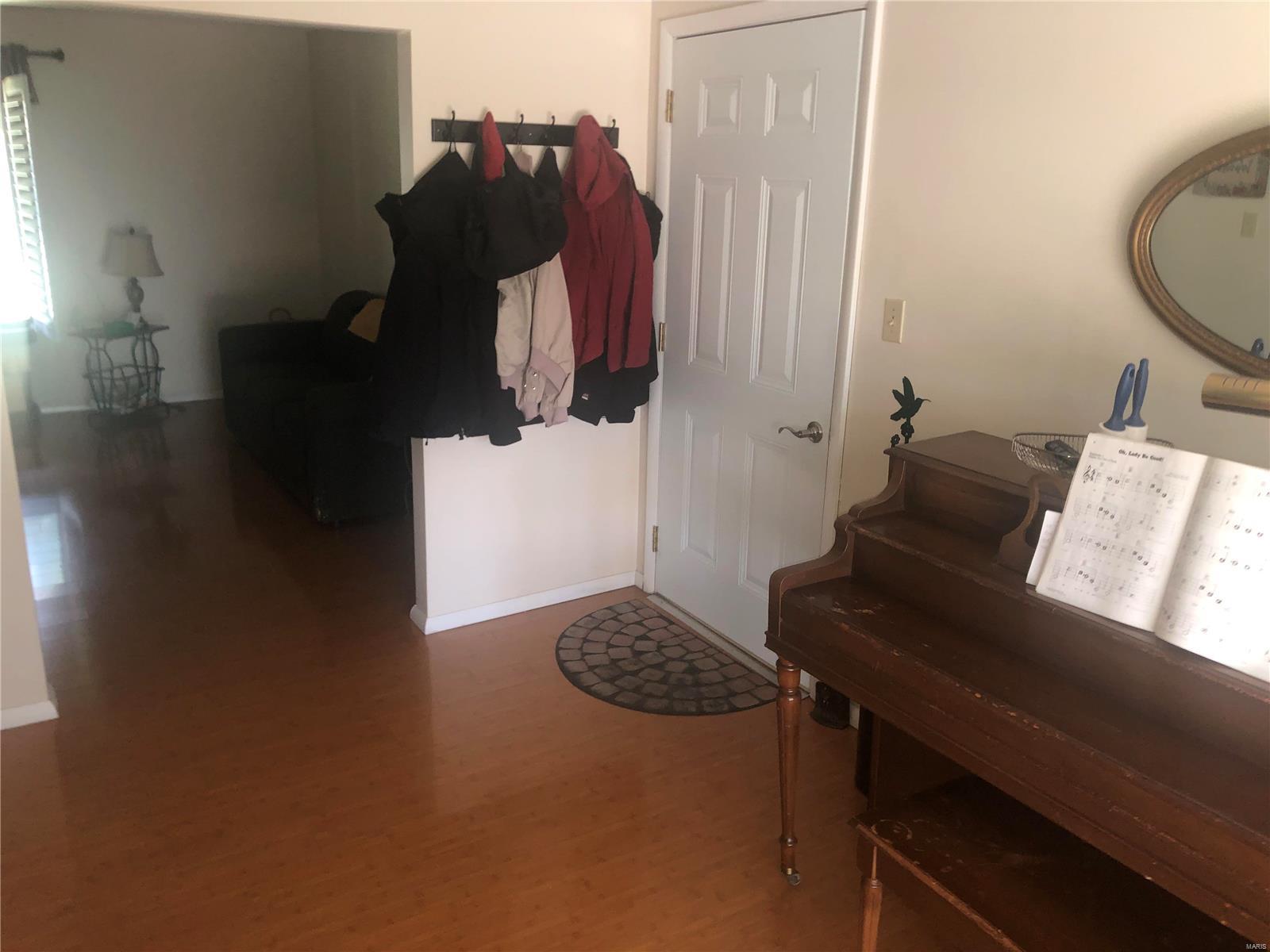 814 Kimball Road Hillsboro, IL 62049 - Photo 16 of 35 Gallery Image 16