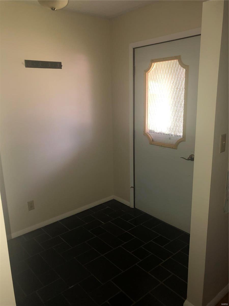 814 Kimball Road Hillsboro, IL 62049 - Photo 19 of 35 Gallery Image 19