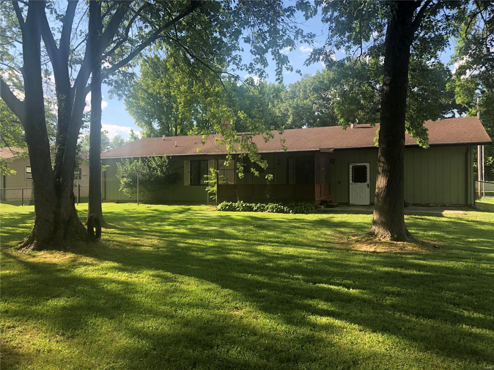 814 Kimball Road Hillsboro, IL 62049 - Photo 7 of 35 Gallery Image 7