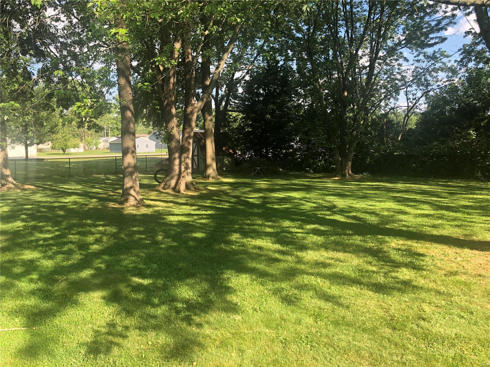 814 Kimball Road Hillsboro, IL 62049 - Photo 9 of 35 Gallery Image 9