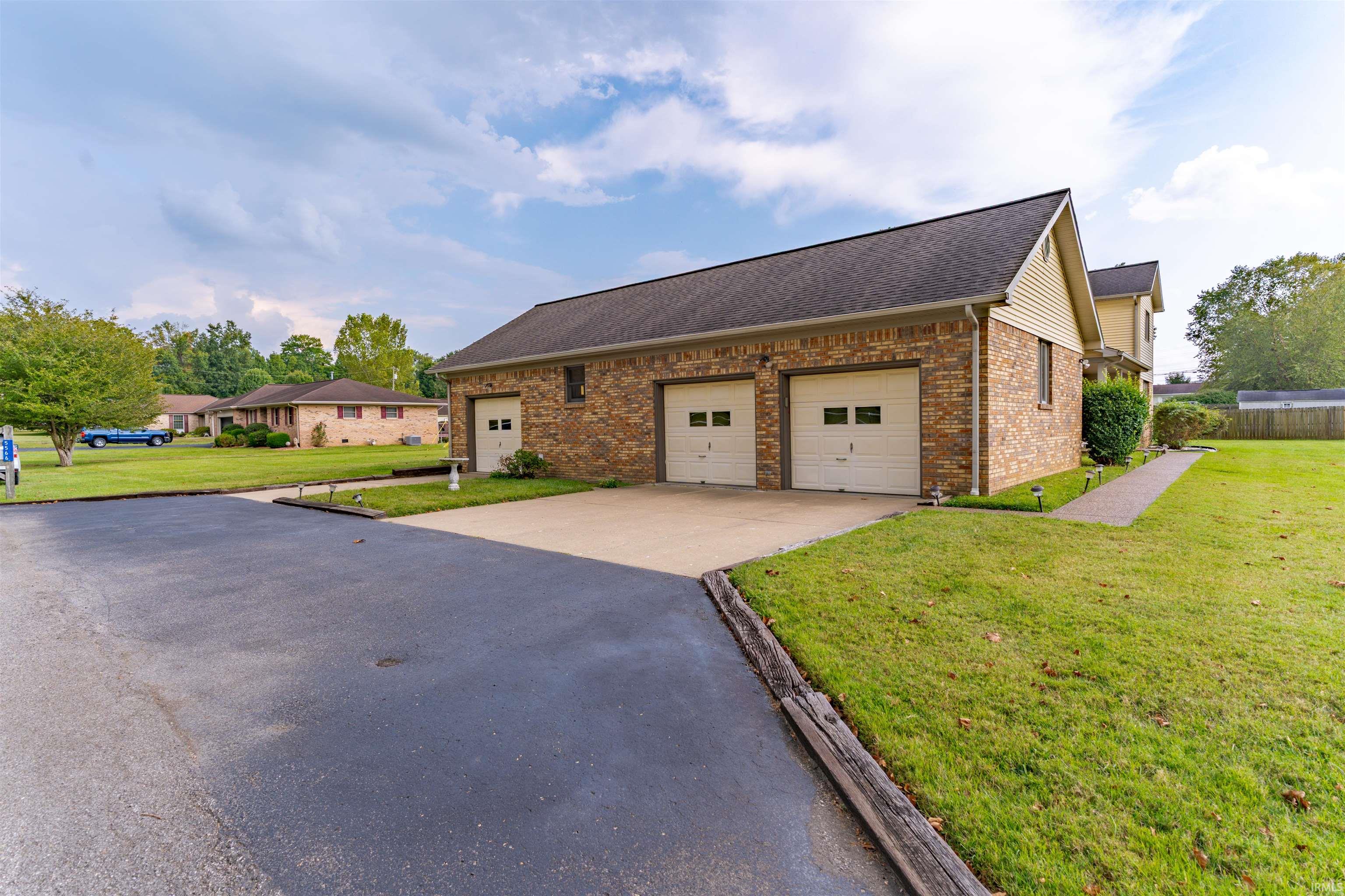 5566 Grimm Road Newburgh, IN 47630 - Photo 3 of 36 Gallery Image 3