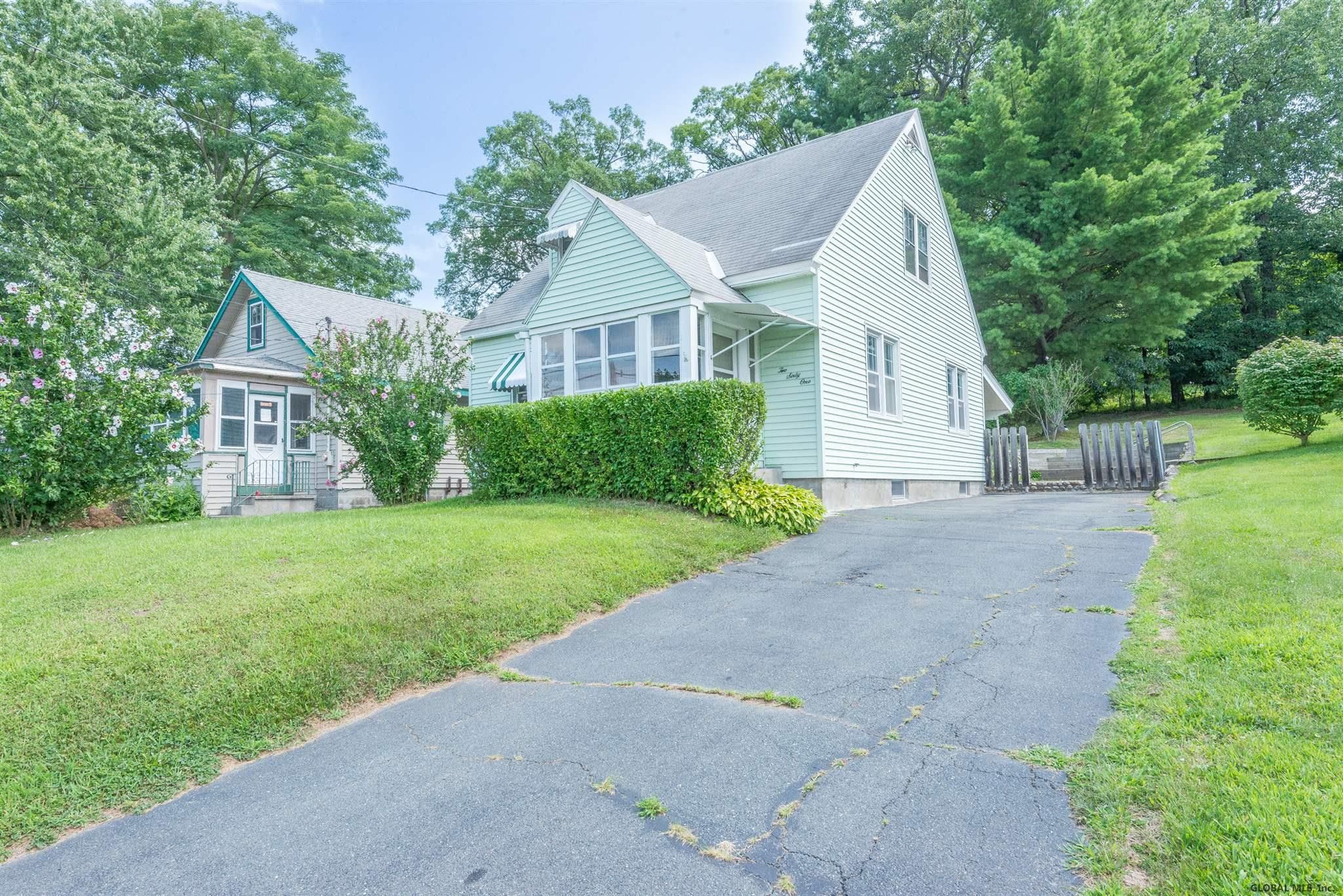 261 Summit Avenue Rensselaer, NY 12144 - Photo 2 of 27 Photo 2