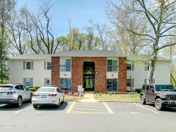 $2,650 | 18-4 Augusta Court, Freehold, NJ 07728