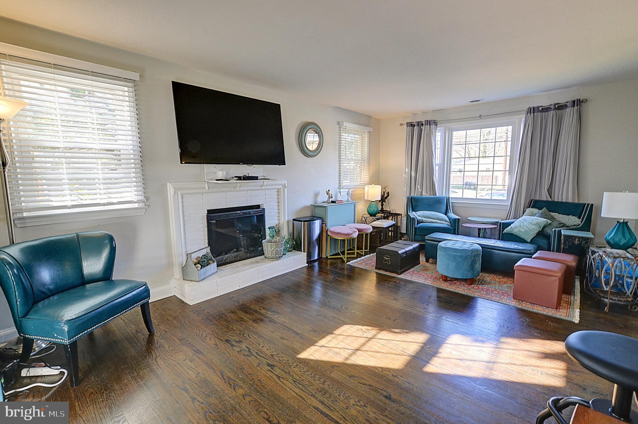 4521 Henderson Road Temple Hills, MD 20748 - Photo 4 of 14 Living Room