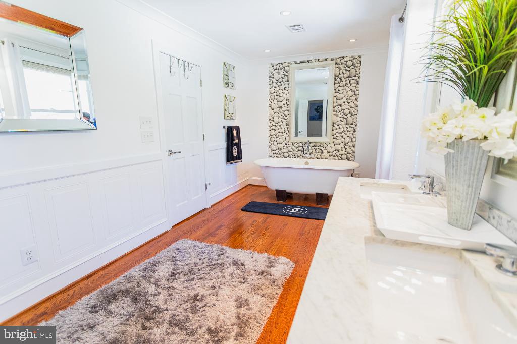 6730 Greentree Road Bethesda, MD 20817 - Photo 19 of 56