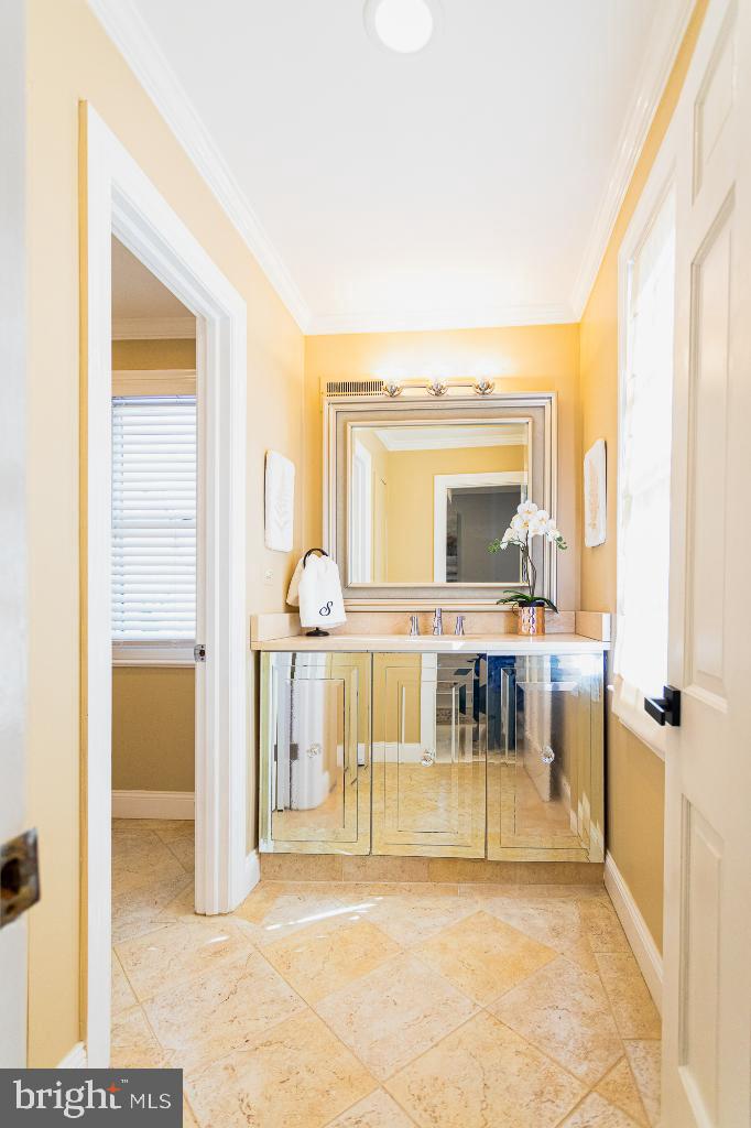 6730 Greentree Road Bethesda, MD 20817 - Photo 38 of 56