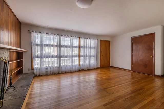 $3,600 | 3845 Old Town Road, Bridgeport, CT 06606