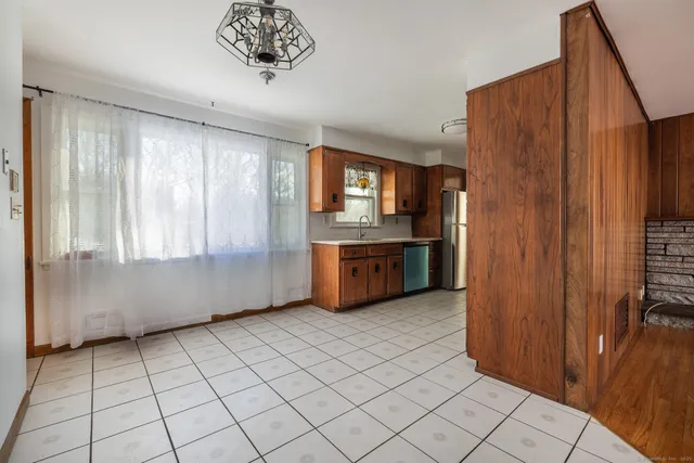 $3,600 | 3845 Old Town Road, Bridgeport, CT 06606