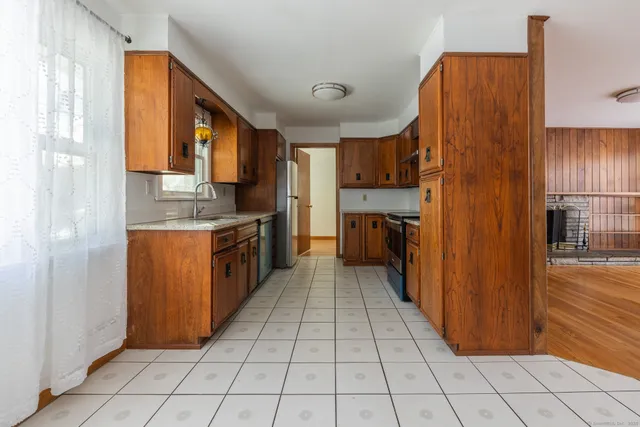 $3,600 | 3845 Old Town Road, Bridgeport, CT 06606