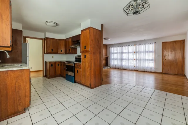 $3,600 | 3845 Old Town Road, Bridgeport, CT 06606