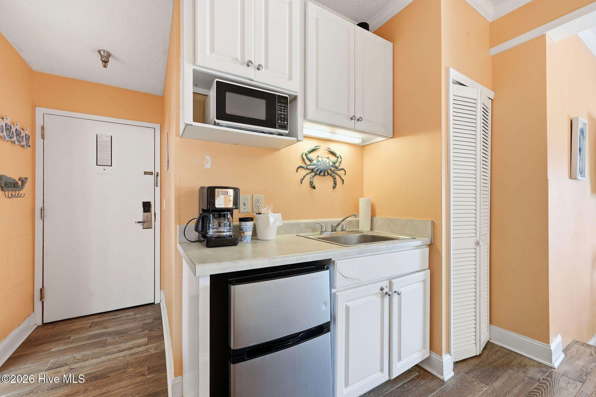 602 West Fort Macon Road, Unit 218 Atlantic Beach, NC 28512 - Photo 16 of 44 Kitchenette