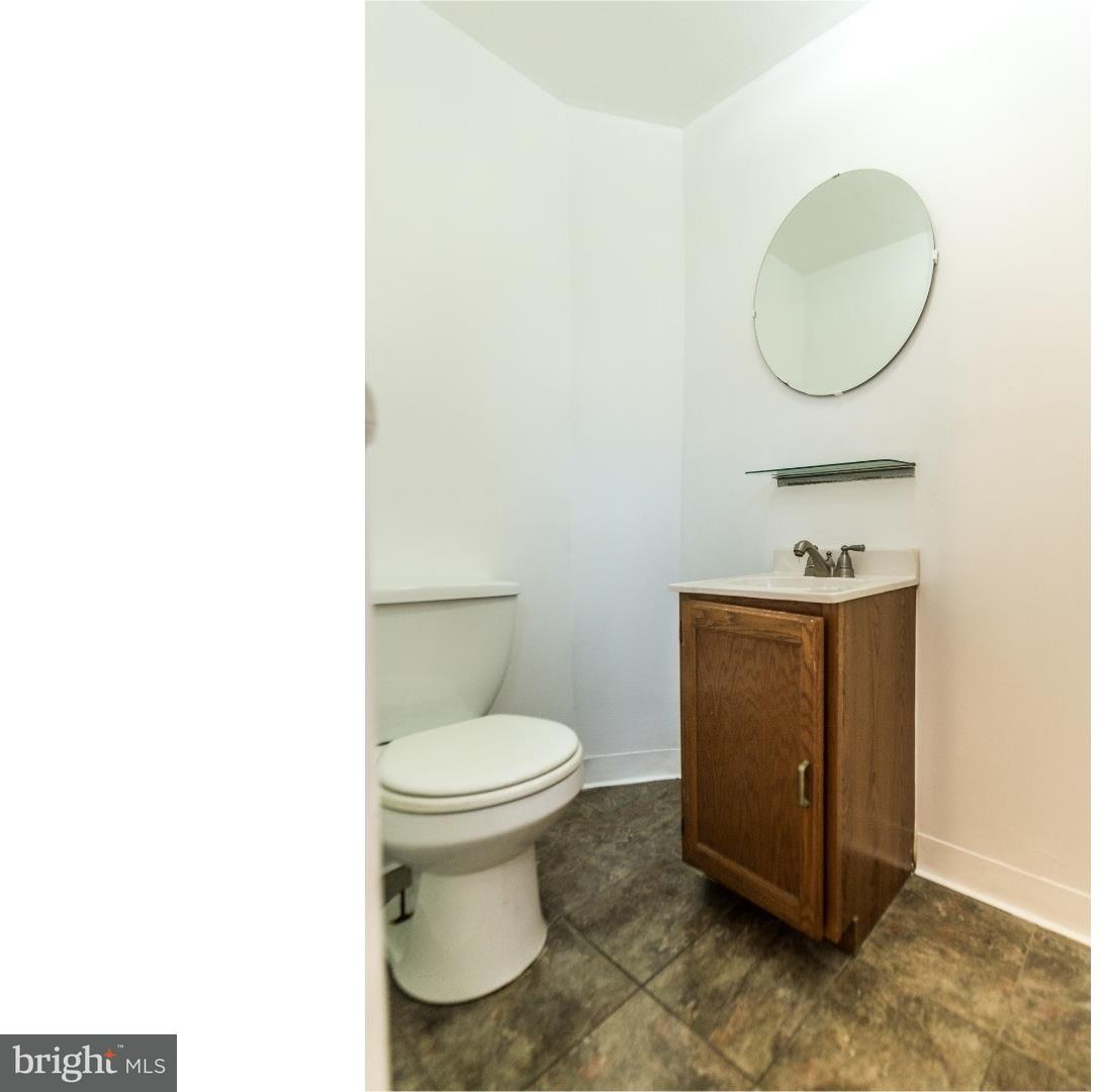 300 Powell Road Springfield, PA 19064 - Photo 6 of 17 Bathroom