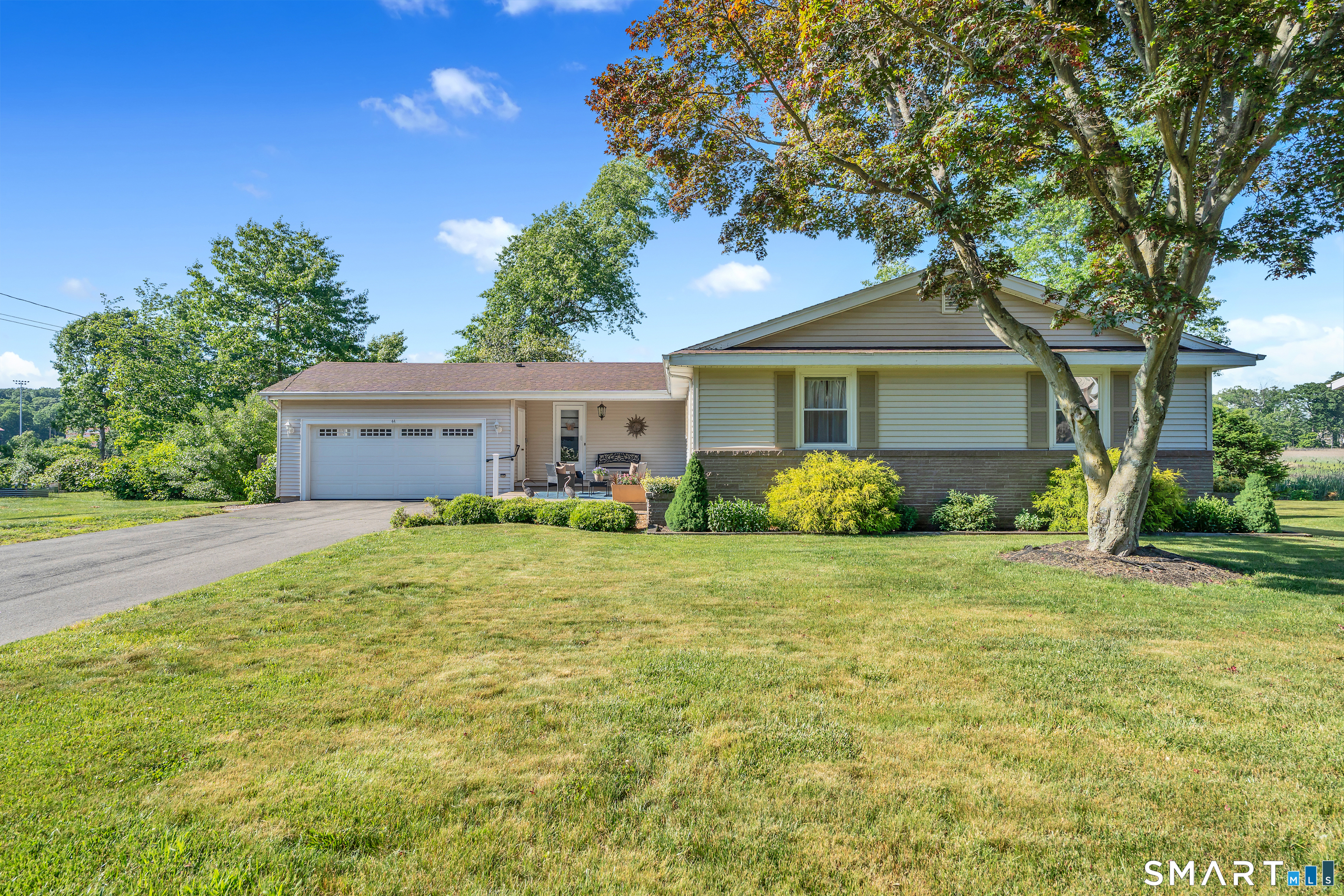 44 Riverside Drive Branford, CT 06405 - Photo 1 of 1 44 Riverside Drive - Welcome Home!