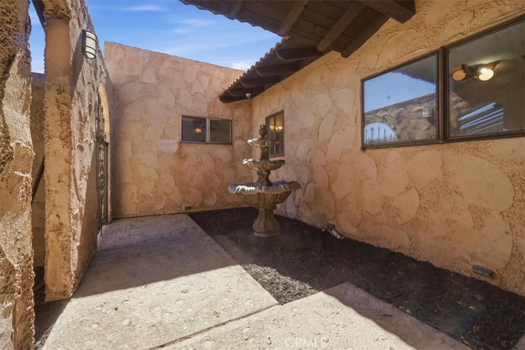 54026 Ridge Road Yucca Valley, CA 92284 - Photo 13 of 49