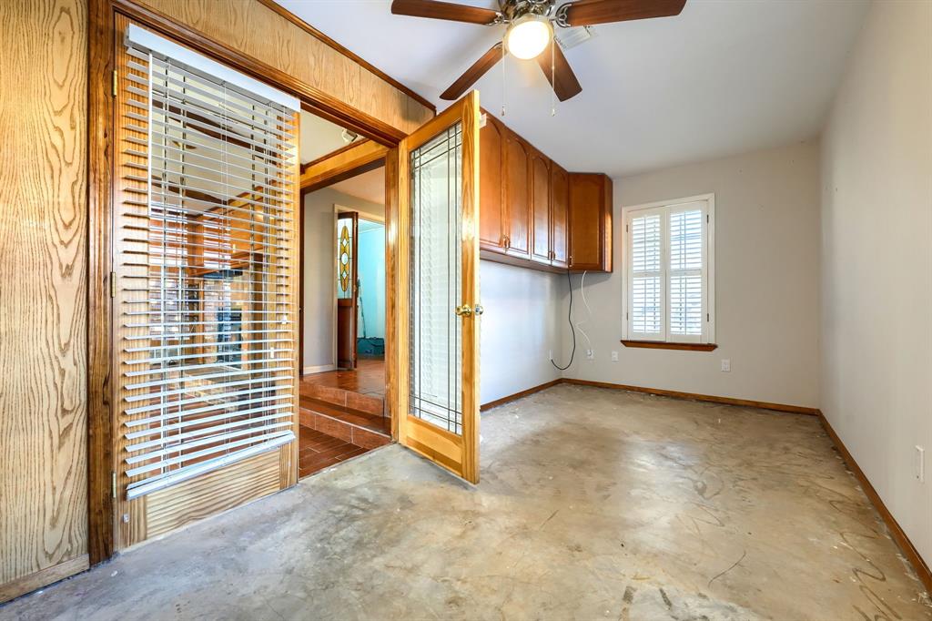 2112 Mangum Street Commerce, TX 75428 - Photo 17 of 19 an empty room with windows