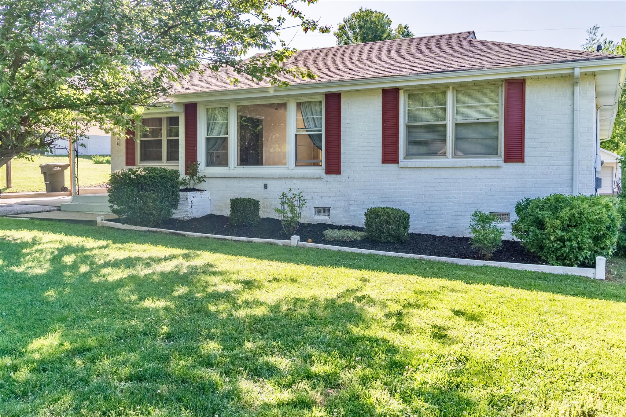 1508 5th Avenue West Springfield, TN 37172 - Photo 1 of 12 A bit over 1600 square foot home a must see