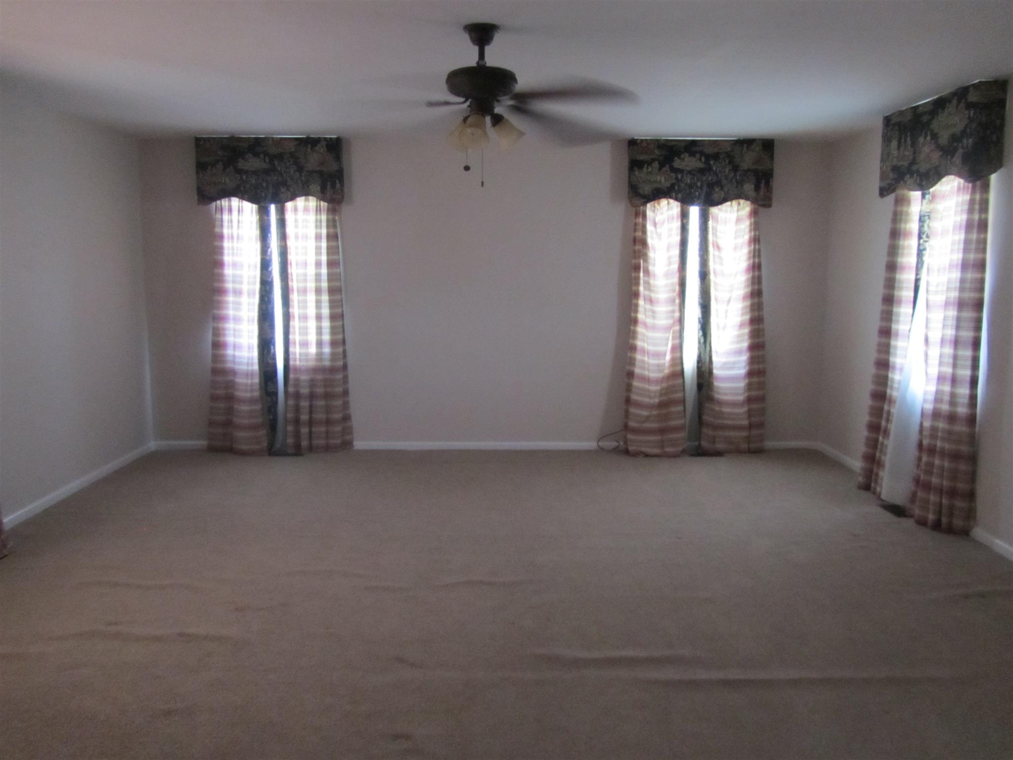 1508 5th Avenue West Springfield, TN 37172 - Photo 2 of 12 Extra large master bedroom
