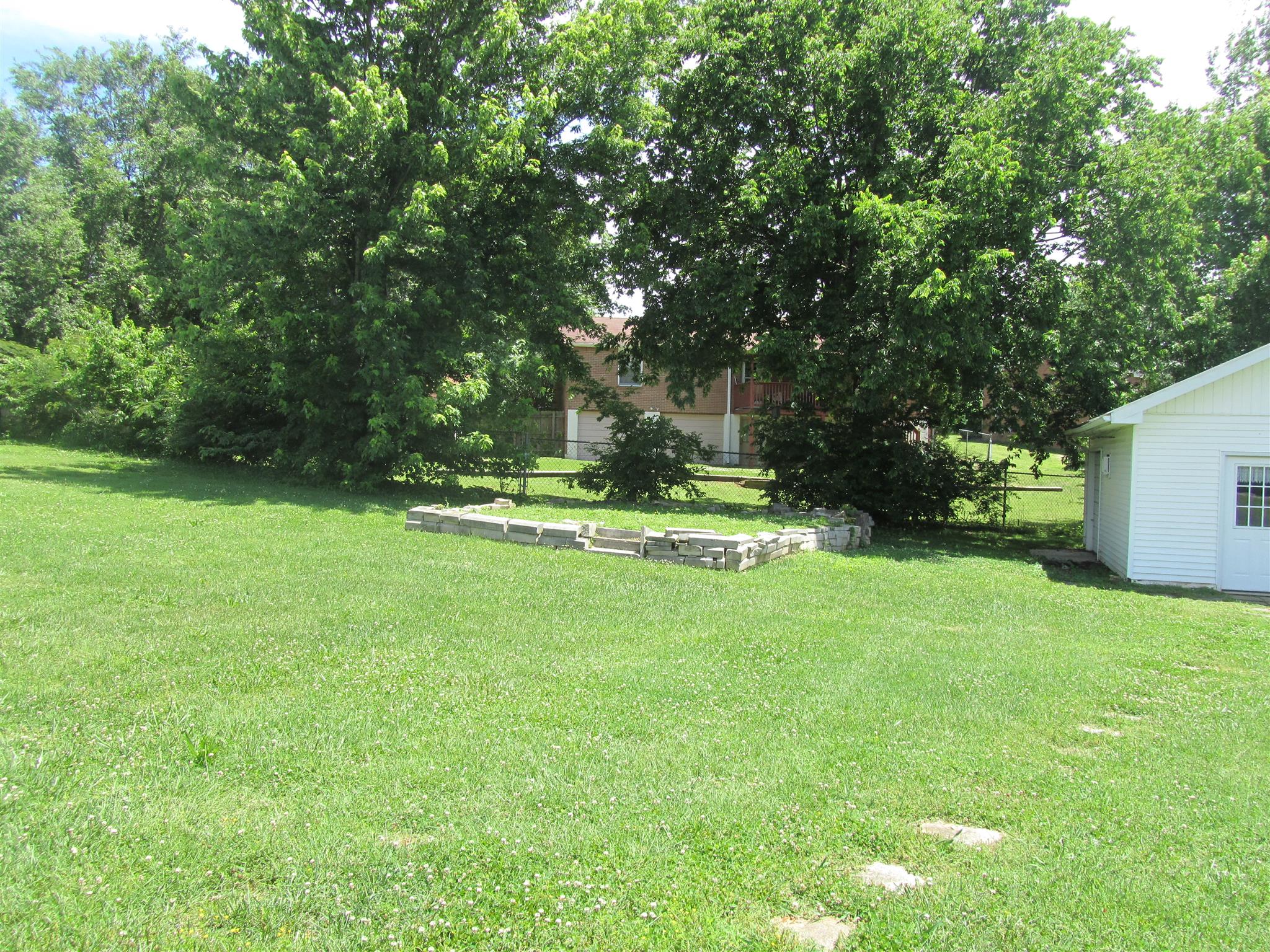 1508 5th Avenue West Springfield, TN 37172 - Photo 11 of 12 Raised Flower or Rose garden