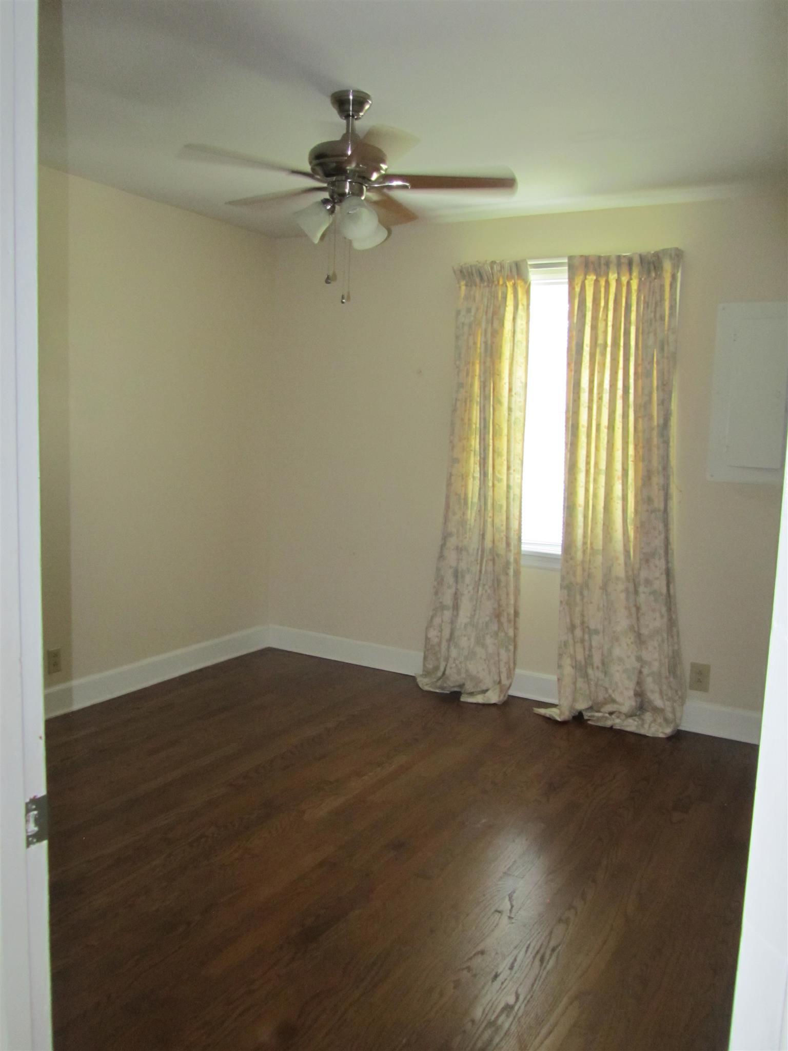 1508 5th Avenue West Springfield, TN 37172 - Photo 4 of 12 Bedroom 2