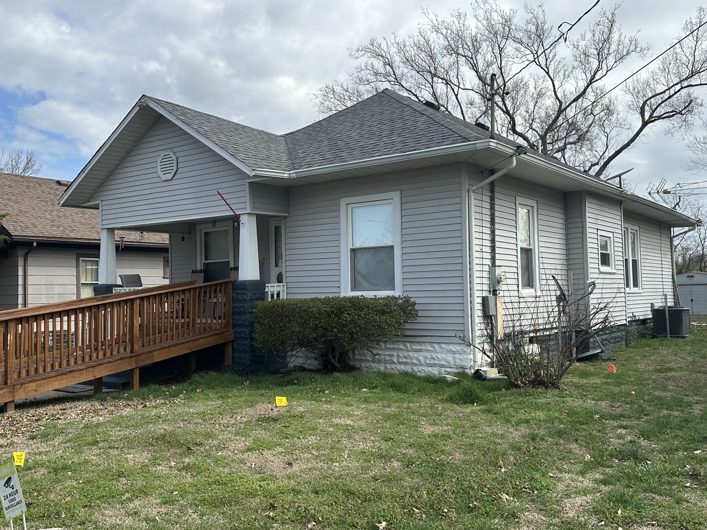 410 South Walnut Street Sesser, IL 62884 - Photo 4 of 22 a front view of a house with a yard
