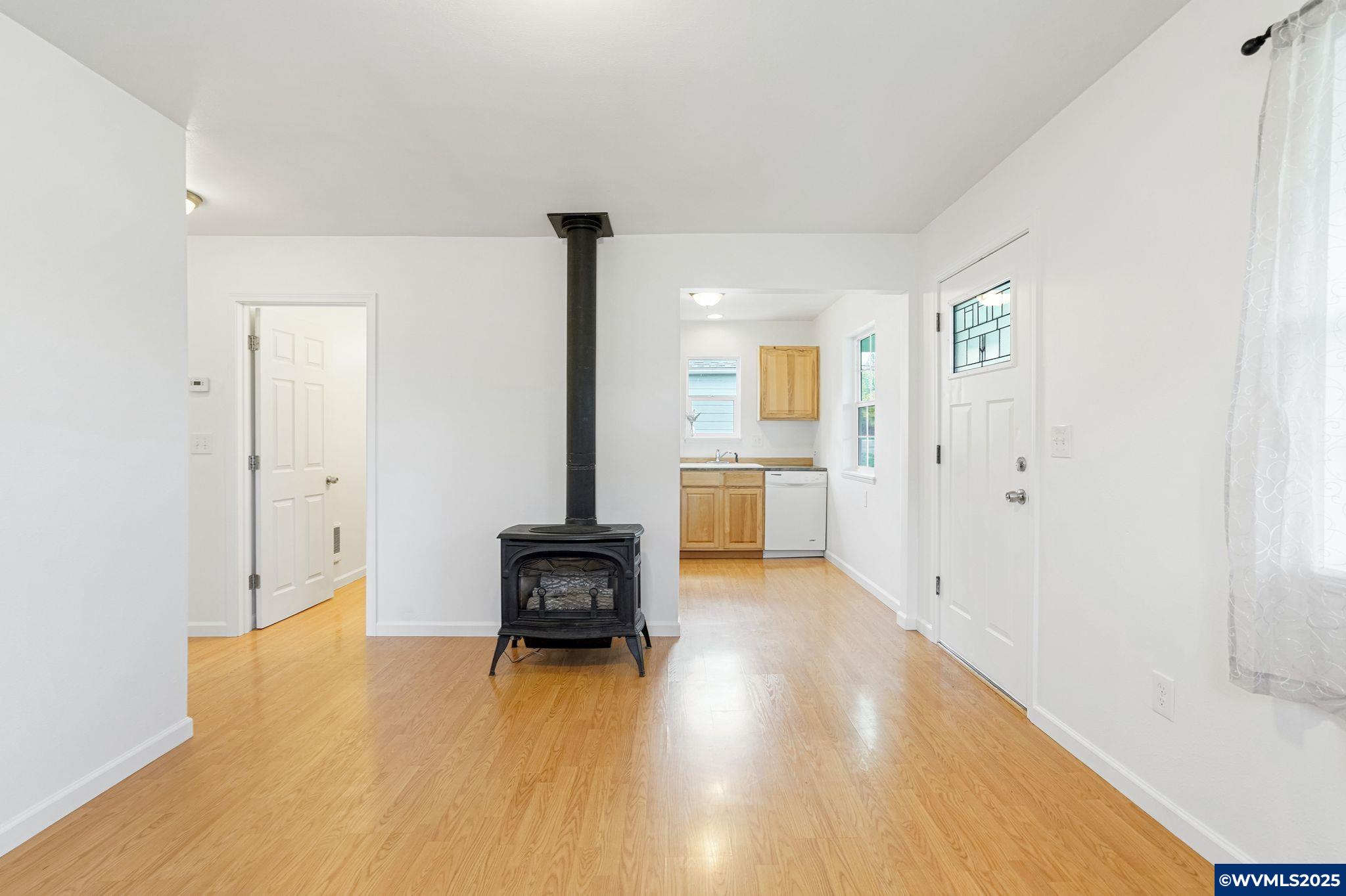 293 Southwest Walnut Avenue Dallas, OR 97338 - Photo 11 of 33 Gallery Image 11