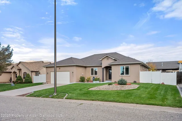 $560,000 | 427 Lodge Pole Circle, Parachute, CO 81635