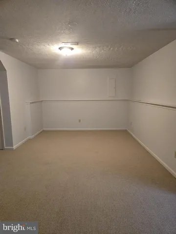 $2,400 | 240 Cayman Court, Wilmington, DE 19808