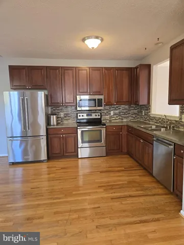 $2,400 | 240 Cayman Court, Wilmington, DE 19808