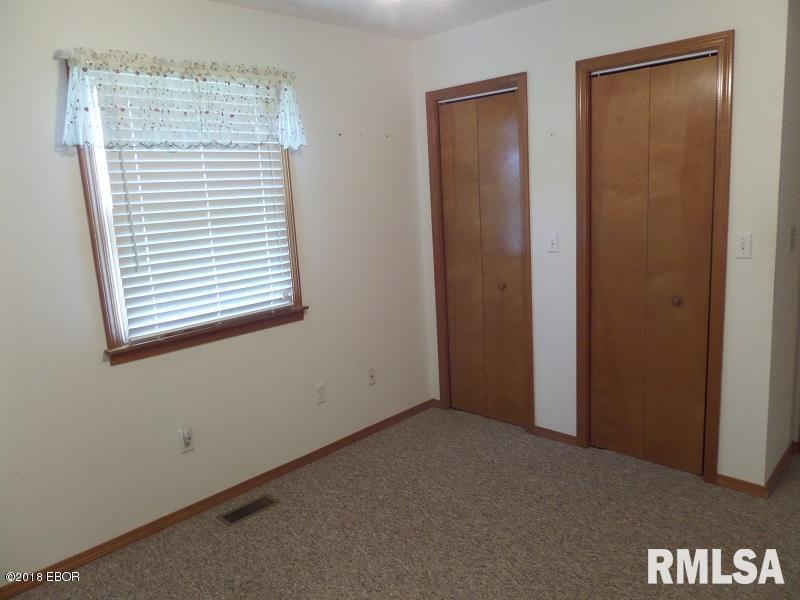 1808 Harlan Road Mount Vernon, IL 62864 - Photo 15 of 26 Gallery Image 15