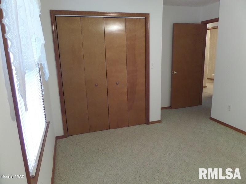 1808 Harlan Road Mount Vernon, IL 62864 - Photo 20 of 26 Gallery Image 20