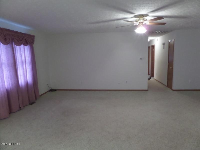 1808 Harlan Road Mount Vernon, IL 62864 - Photo 4 of 26 Gallery Image 4