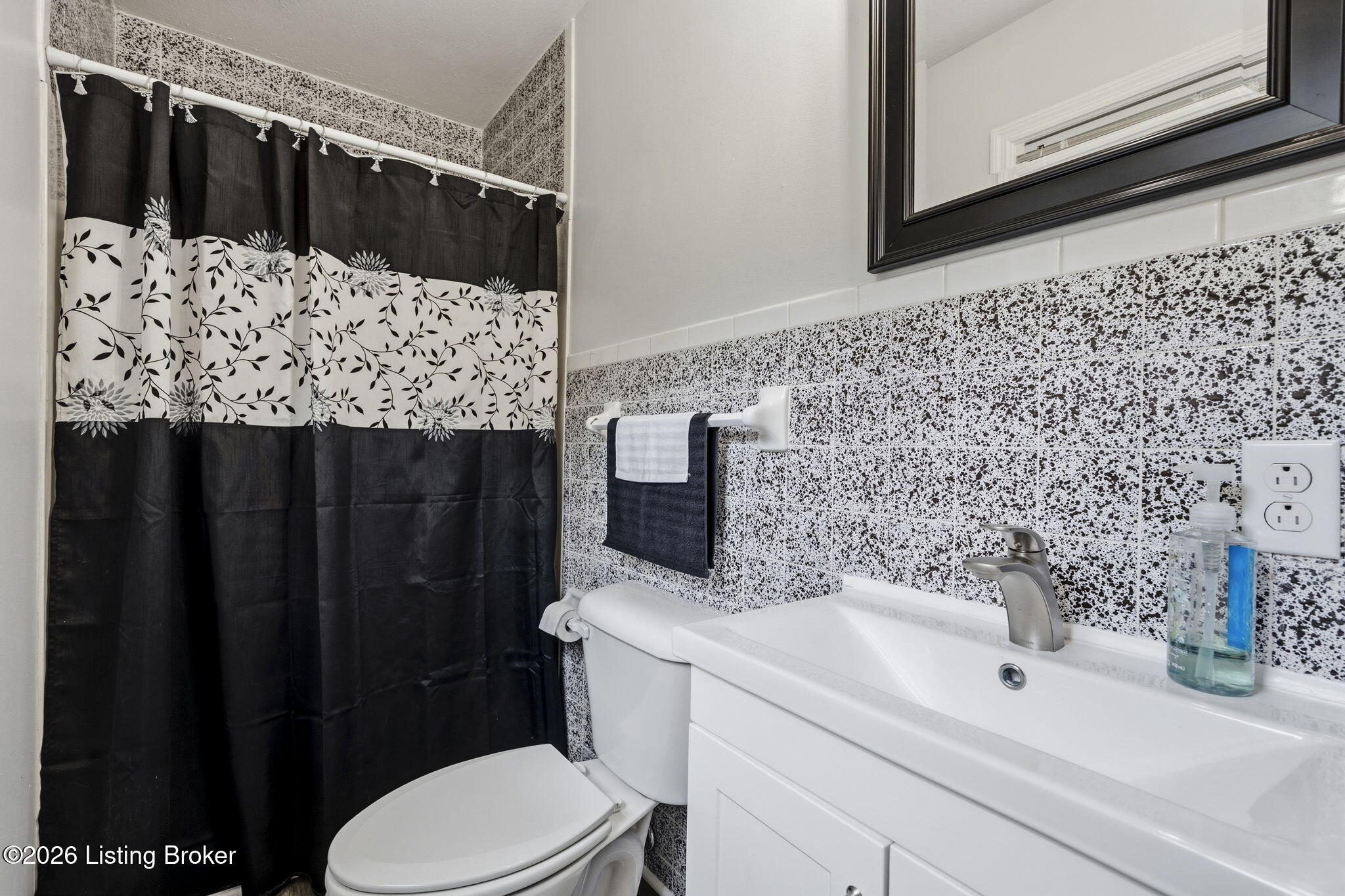 3408 Boiling Springs Road Bowling Green, KY 42101 - Photo 34 of 66 Full Bath